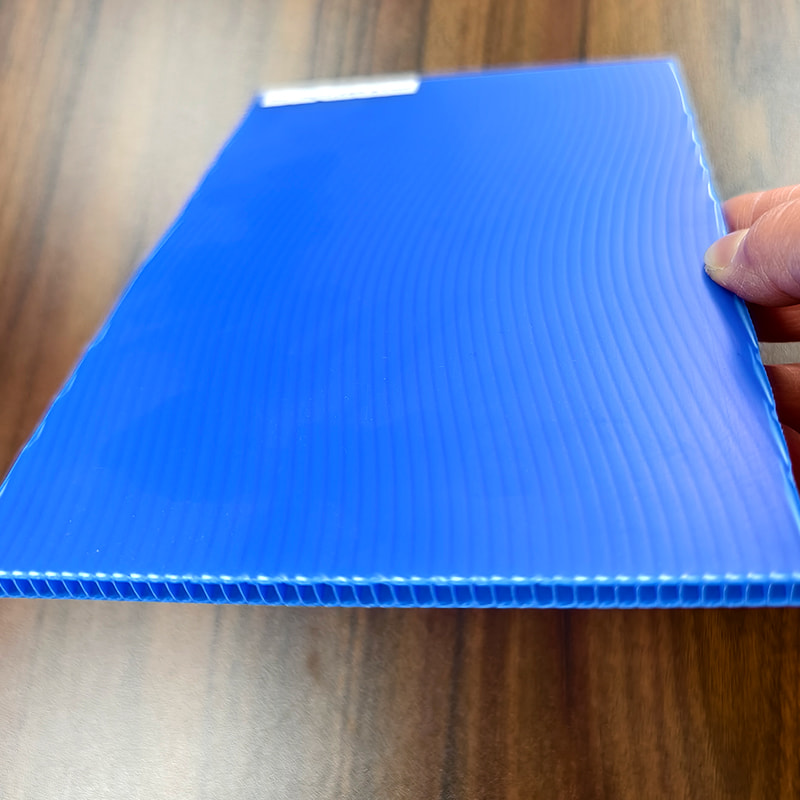 Tablero de PP hueco impermeable con ondas en S para almohadilla de aislamiento de pisos